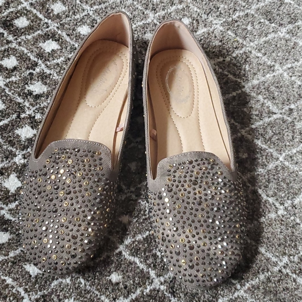 Nwot atalina studded flats